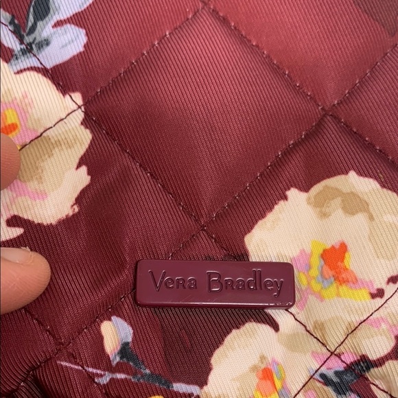NWOT Floral Burgundy Quilted Wristlet - Picture 5 of 7
